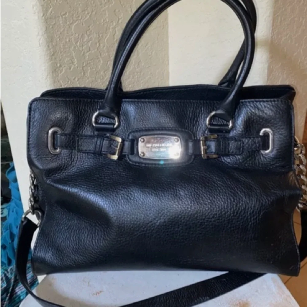 MICHAEL KORS Hamilton Traveler Belted Tote Black Pebbled  Leather Handbag